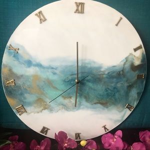 Resin clock